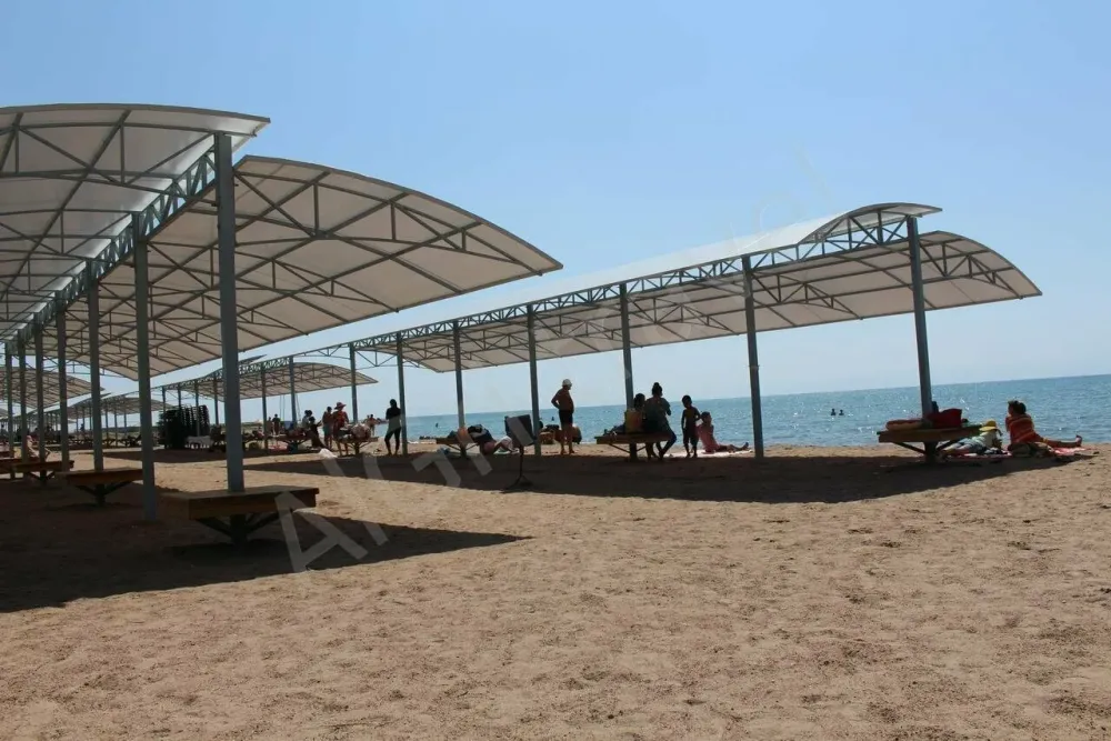 Благоустроенный пляж