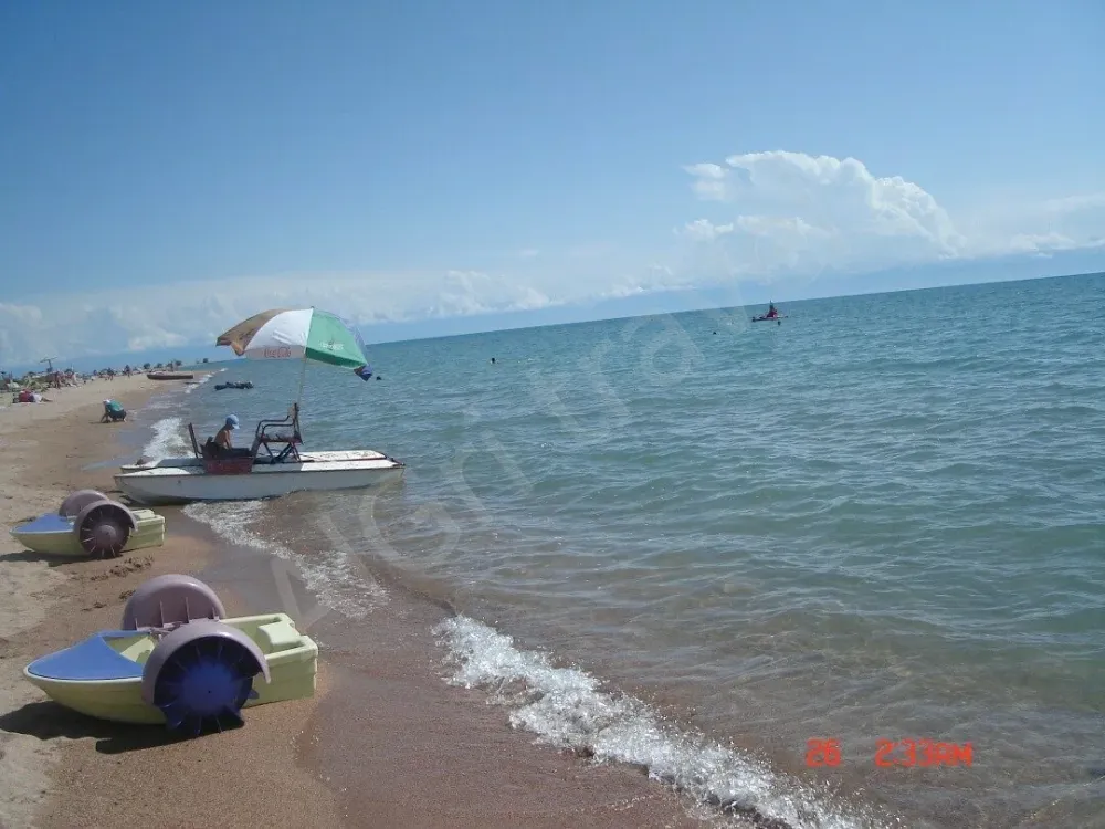 Широкий песчаный пляж Бостери