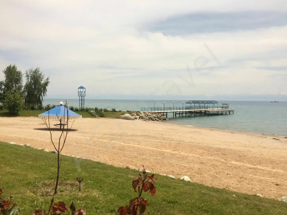 Широкий песчаный пляж