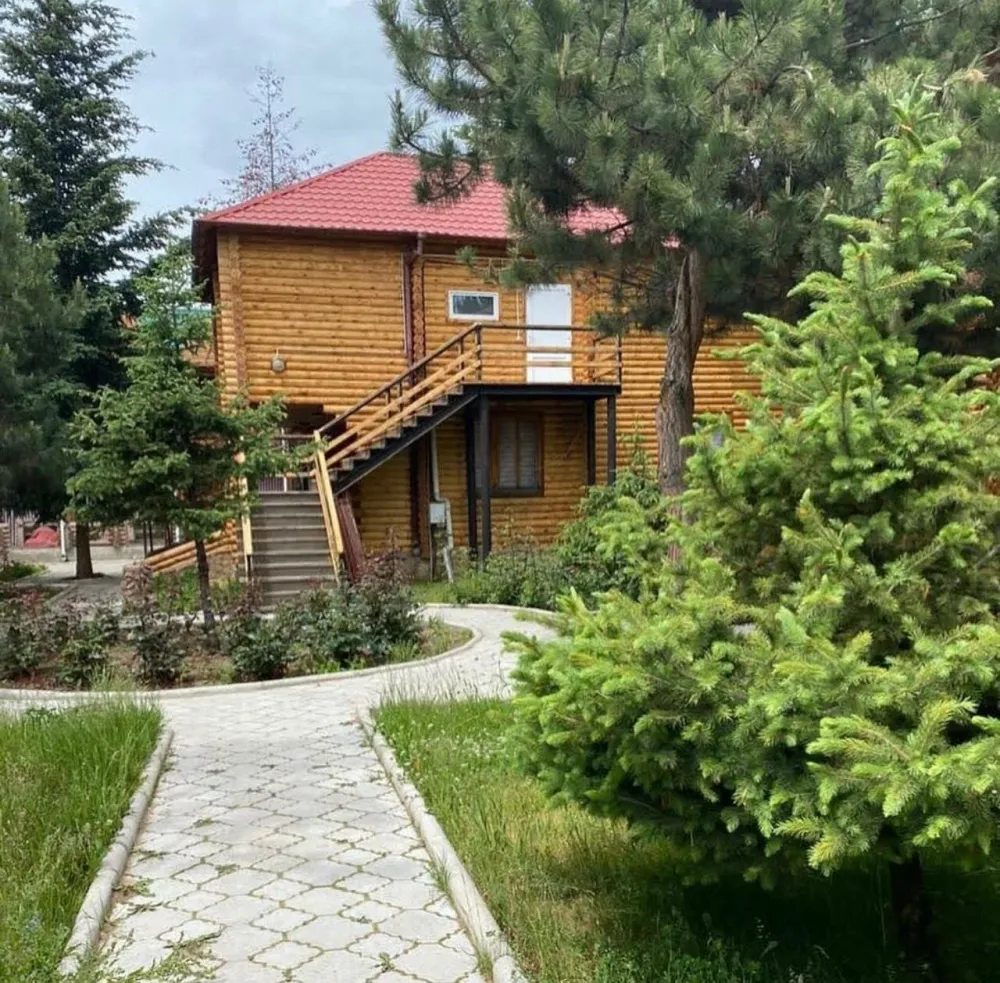 Коттеджи срубы в пансионате Тулпар на Иссык-куле