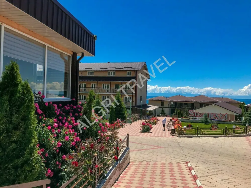 Уютная, обустроенная территория