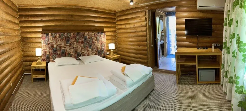 двуспальная кровать