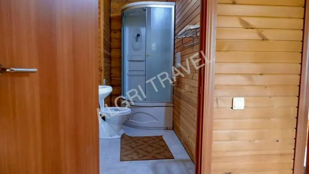 Сруб 4 местный в Аласу санузел