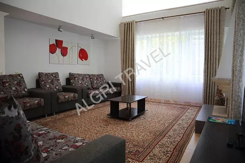 Коттедж Corona Villa  в Капризе