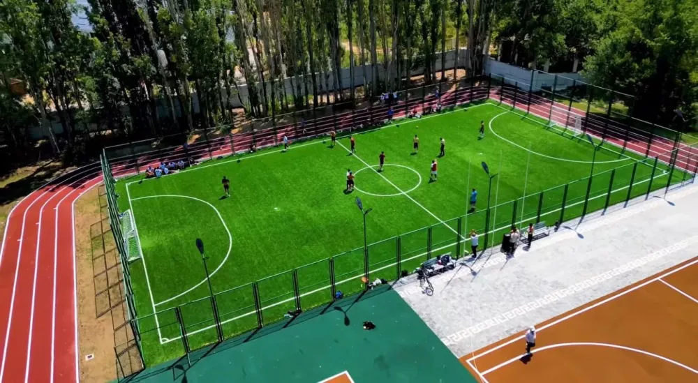 Футбольное поле в Рохат НБУ