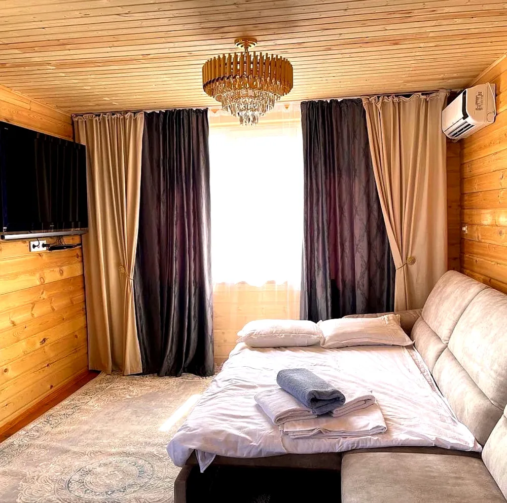 диван в гостиной