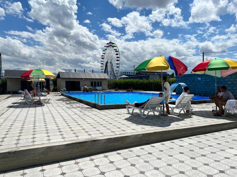 Бассейн в Африкане