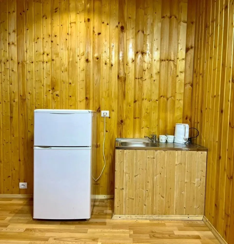 Мини холодильник в номере