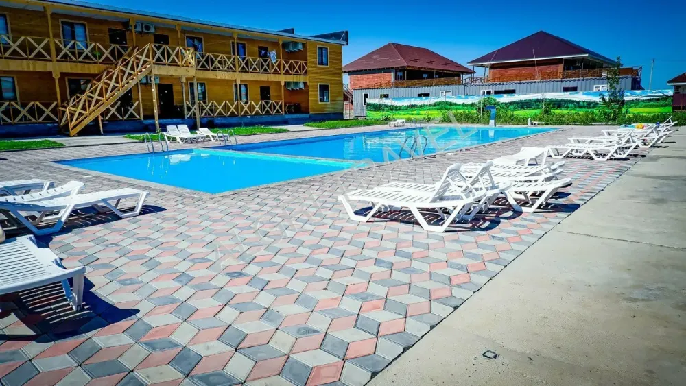 Бассейн с детской зоной