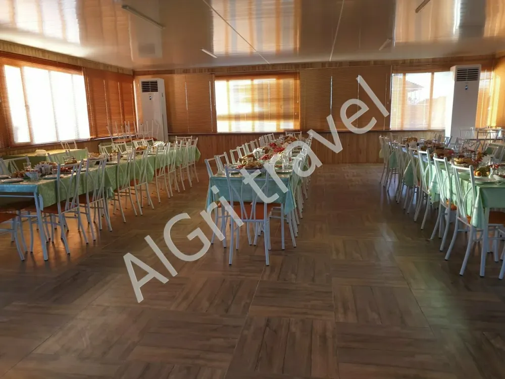 Столовая внутри