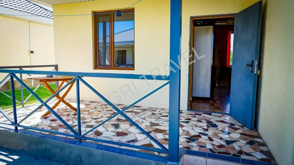 Вход в коттедж