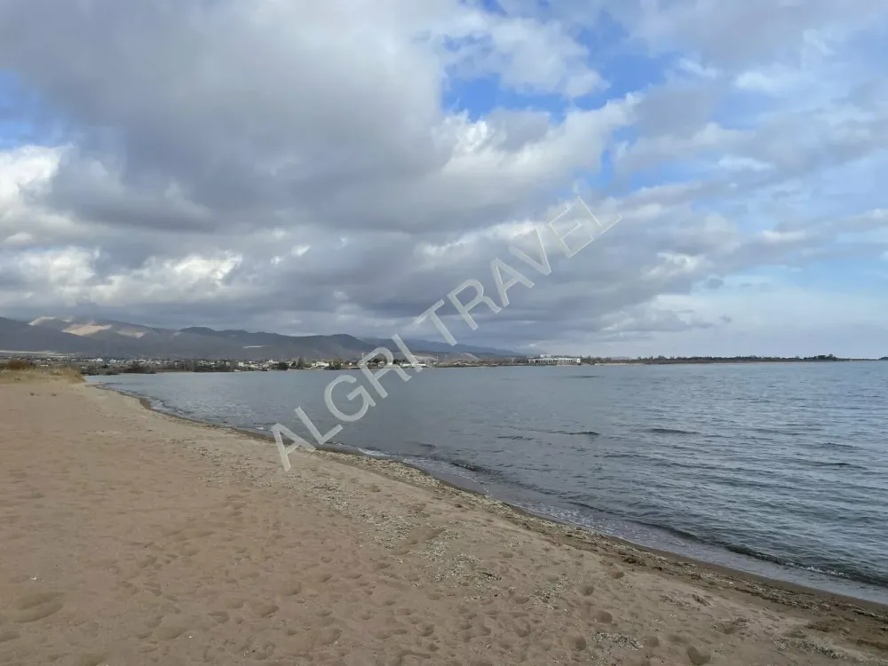 Песчаный собственный пляж