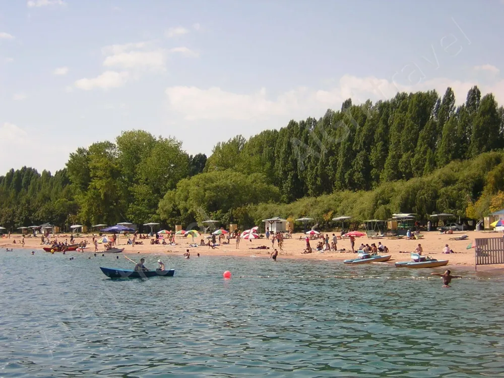 Песчаный пляж Бостери